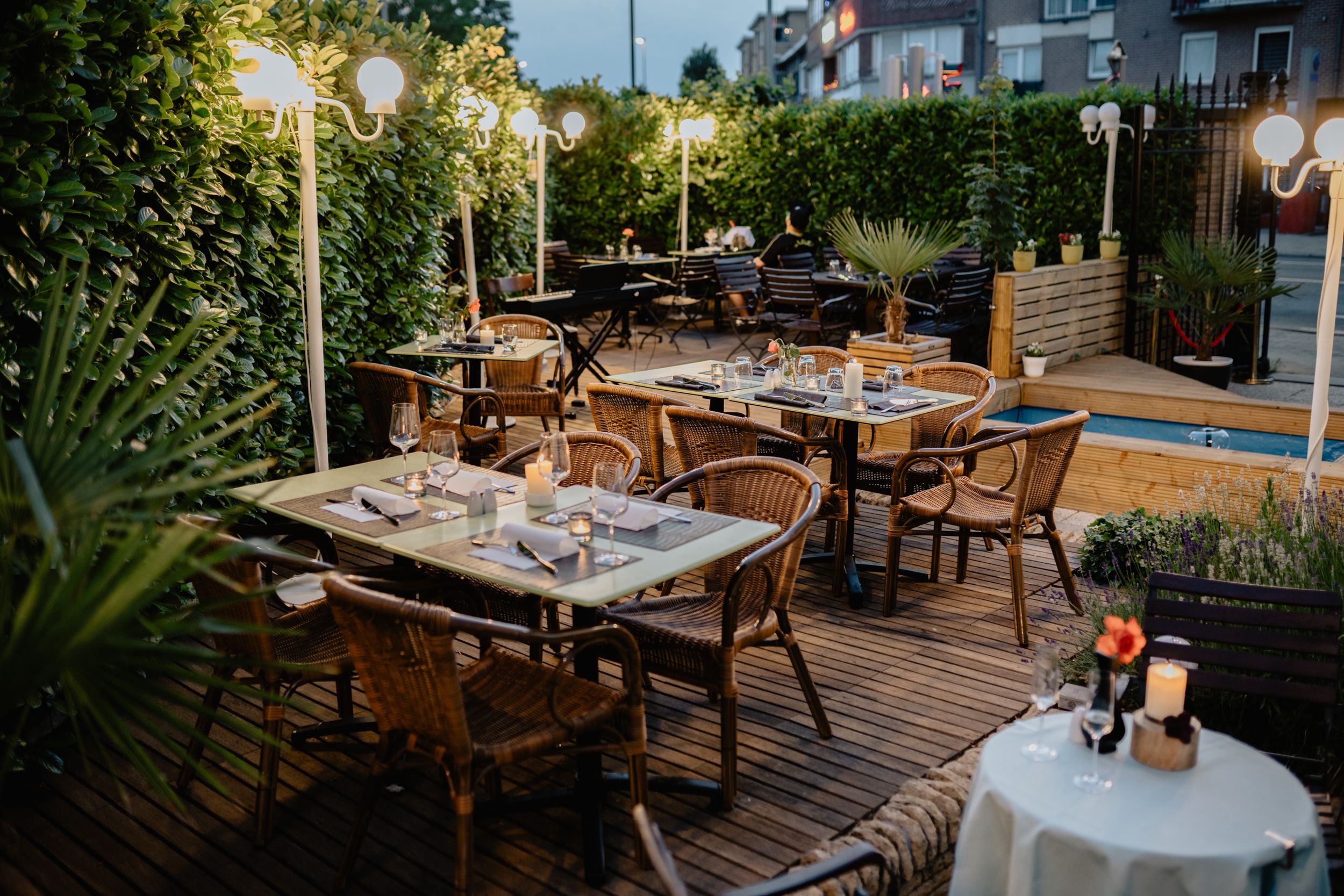 Een lange zomeravond buiten